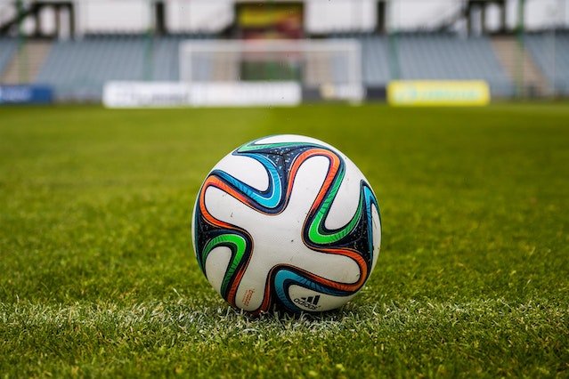 FIFA e IFAB liberam as cinco substituições de forma permanente futebol internacional